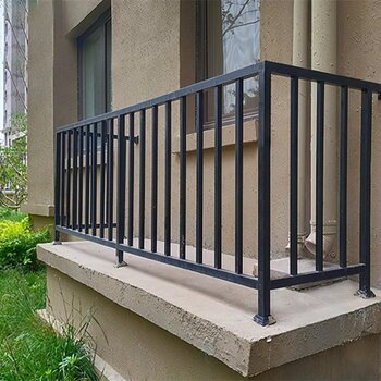 小区阳台护栏别墅庭院围墙栏杆空调外机锌钢铁艺防护栏
